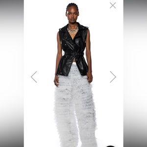 Main character Tulle white pants